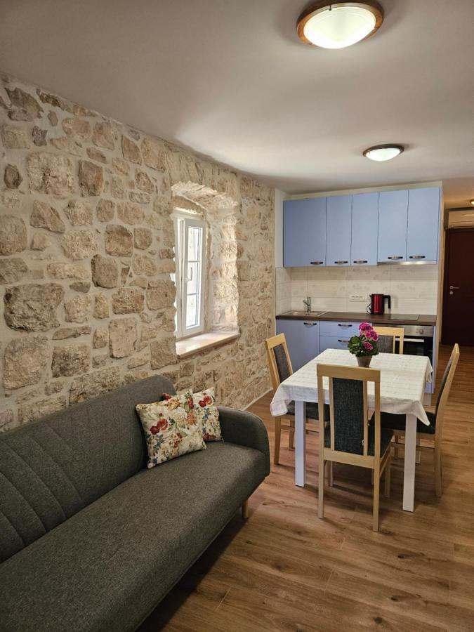 Apartman Eli Supetar Exterior photo
