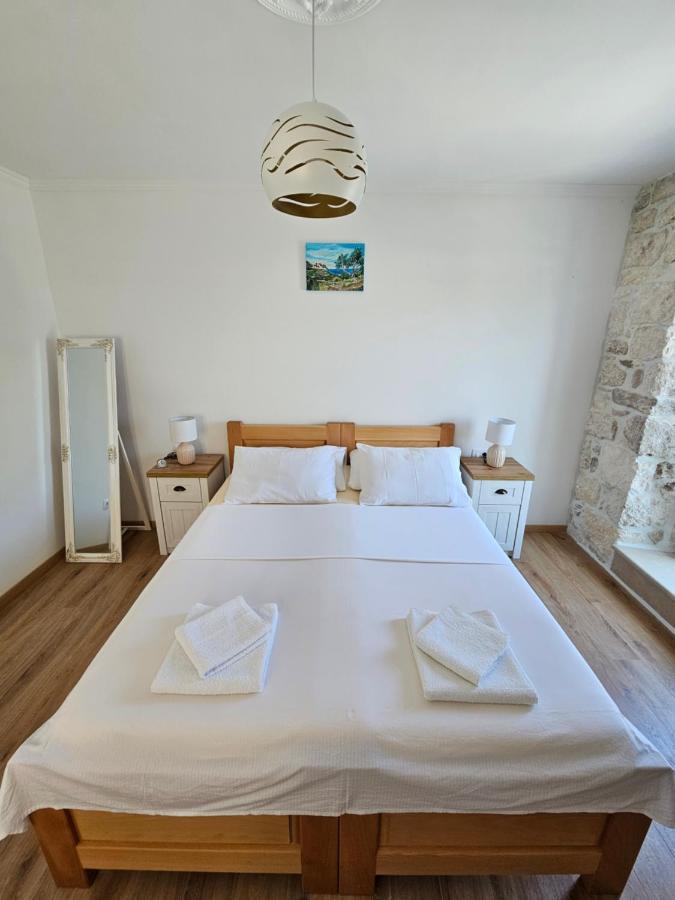 Apartman Eli Supetar Exterior photo