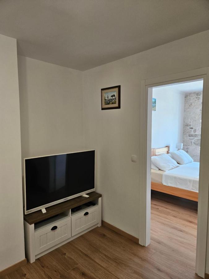 Apartman Eli Supetar Exterior photo