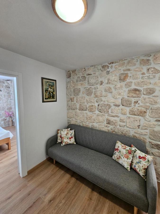 Apartman Eli Supetar Exterior photo