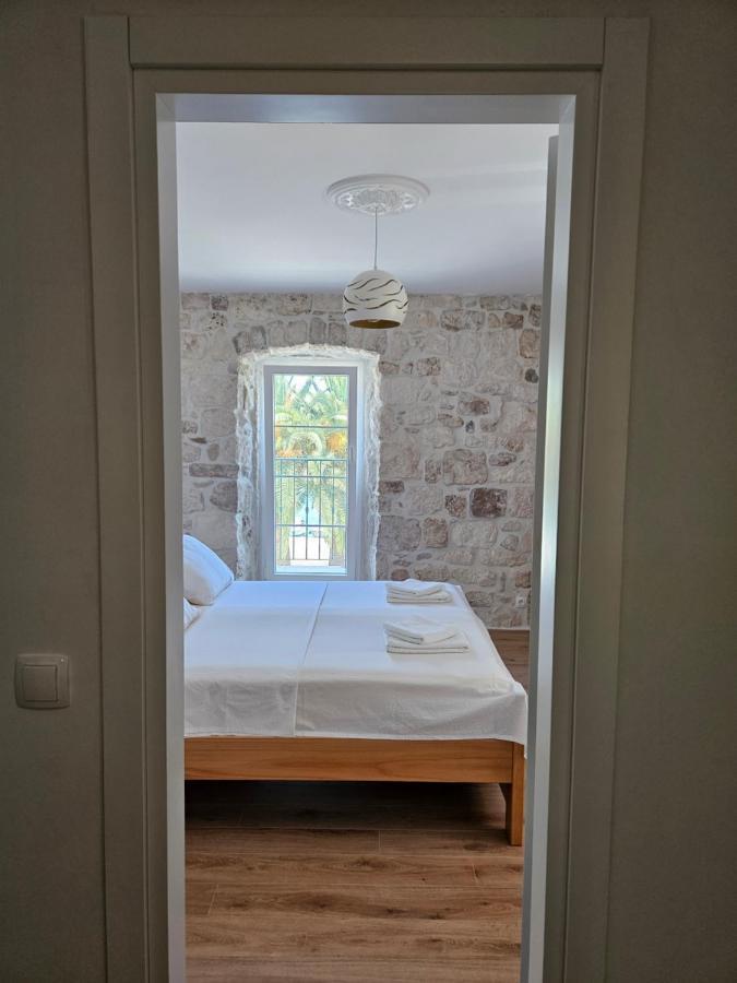 Apartman Eli Supetar Exterior photo