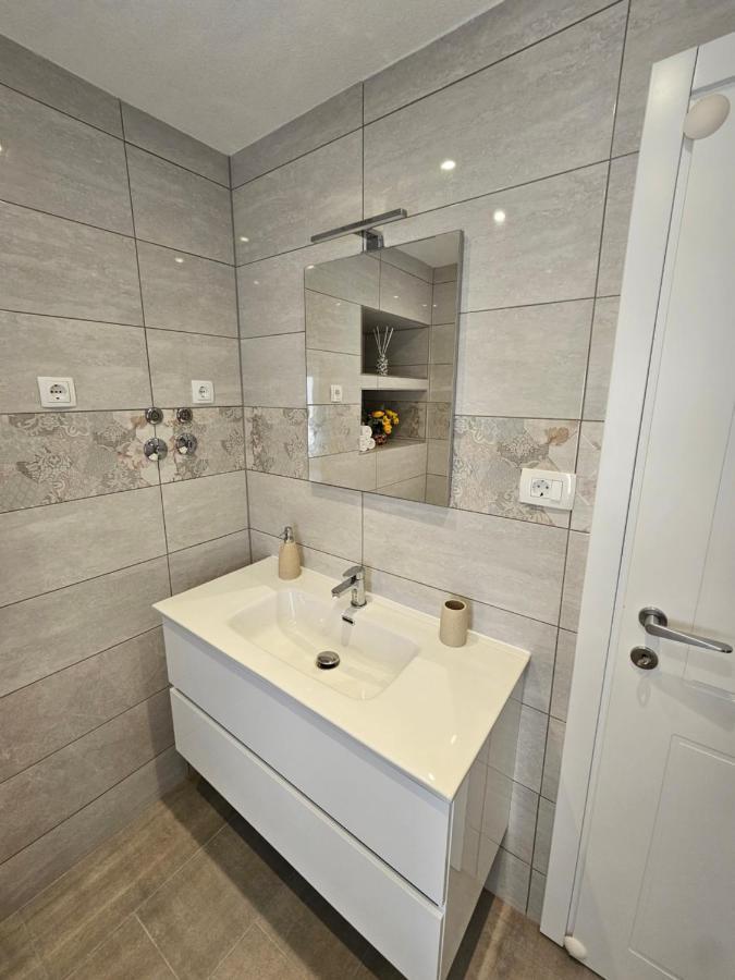 Apartman Eli Supetar Exterior photo