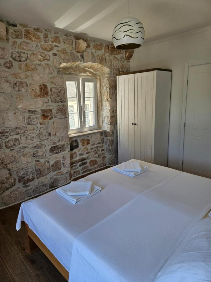 Apartman Eli Supetar Exterior photo
